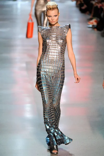 Look 8